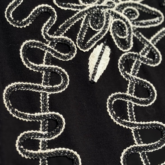 Lauren Michelle Black Top with White & Black Embroidery Ribbon detail VTG Luxury - Picture 5 of 13